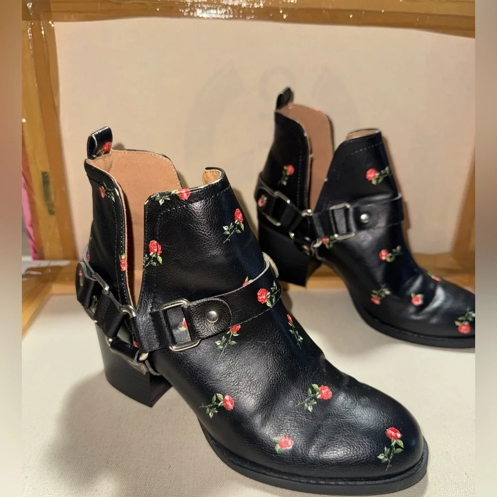 Madden girl ankle boots 5.5